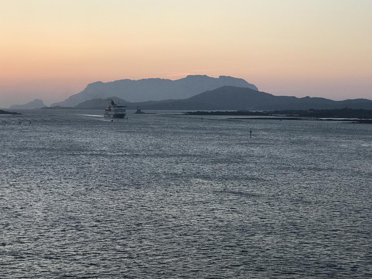 Bados Mare Apartment Olbia Bagian luar foto